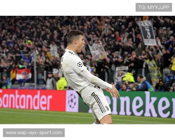 C罗开始学习烹饪，新手厨艺被嘲也被爱