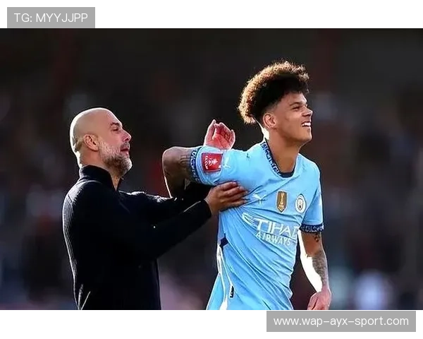 瓜帅爆改20岁新星!1米93踢边后卫如今有望冲击三狮主力 瓜帅爆改20岁新星!1米93踢边后卫如今有望冲击三狮主力